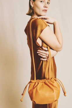 Bolsa bucket de pele