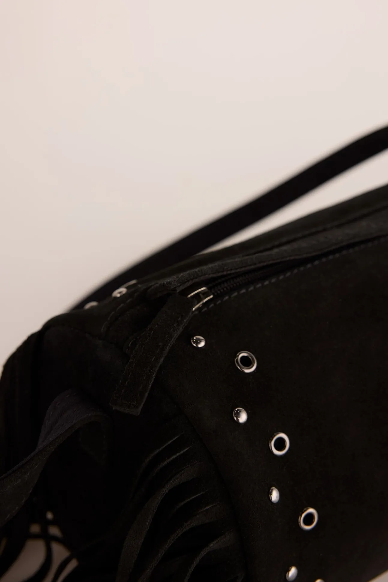 Bolsa de barril com franjas