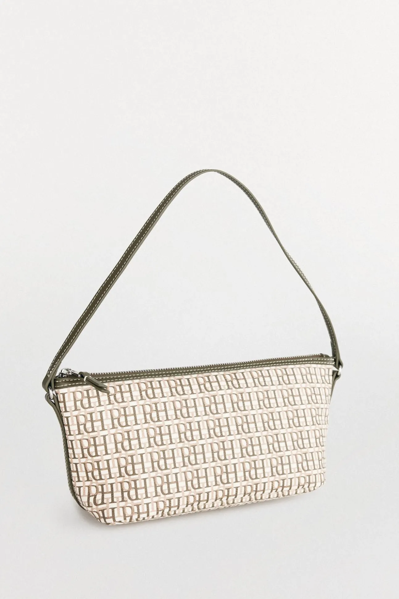 Bolsa de ombro com monograma