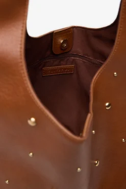 Bolsa hobo cravejada