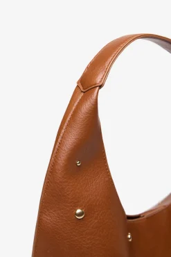 Bolsa hobo cravejada