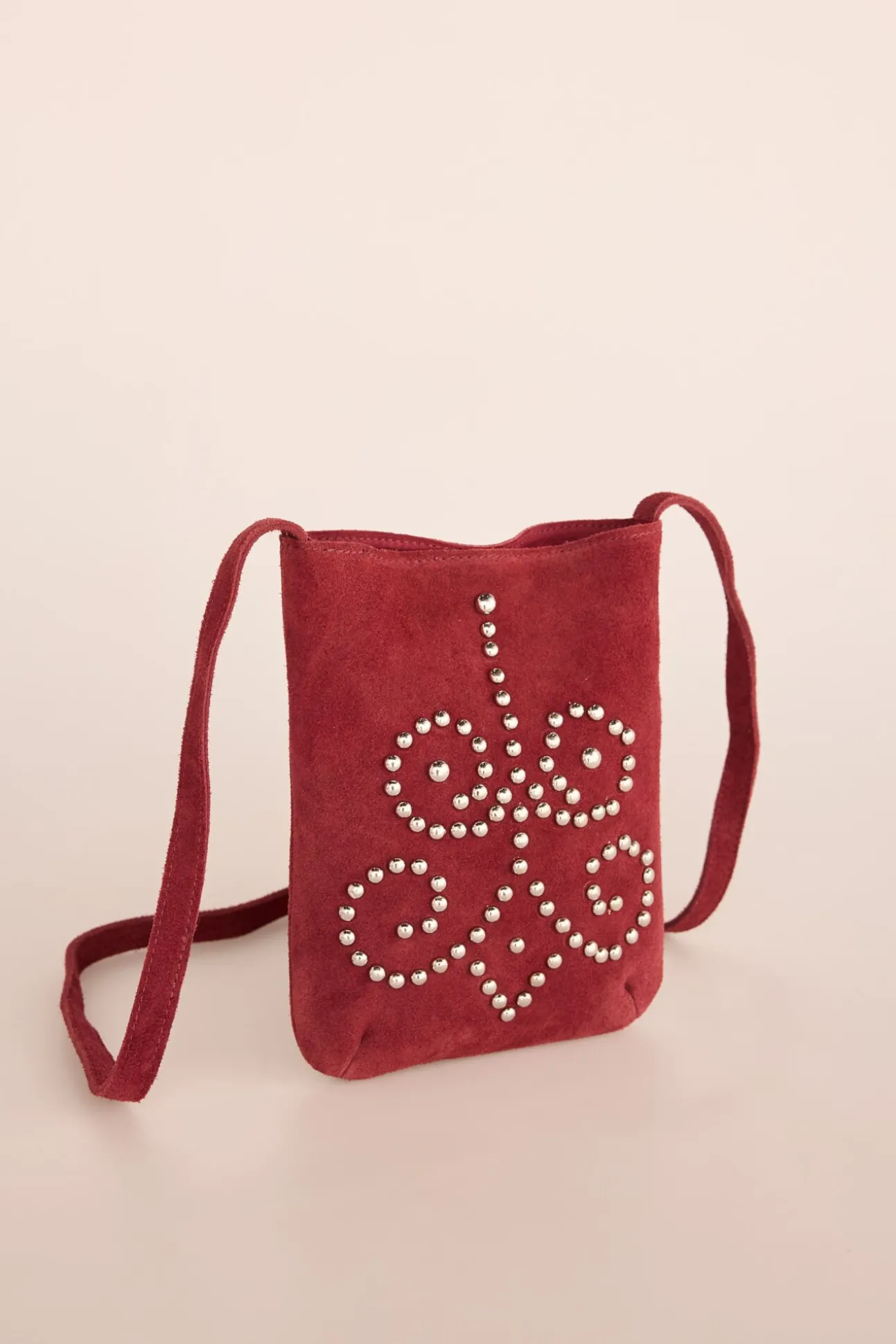Bolsa para telefone com tachas