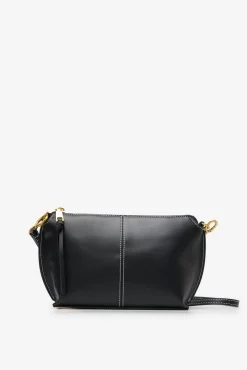 Bolsa tiracolo básica com costura