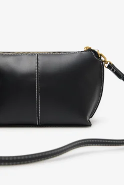 Bolsa tiracolo básica com costura