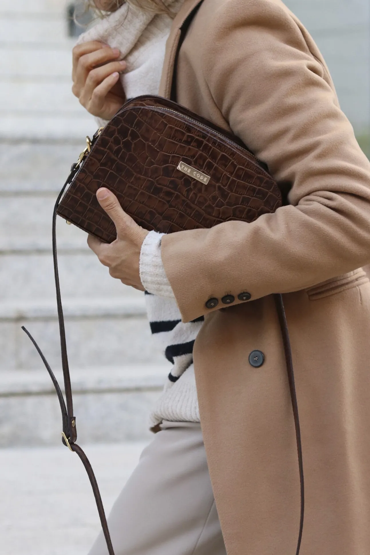 Bolsa tiracolo Cassandra chocolate