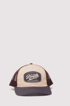 Boné Trucker com patch frontal
