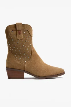 Bota Botim com tachas feminina