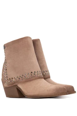Bota Campera com tachas