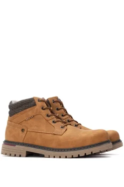 Bota de amarrar