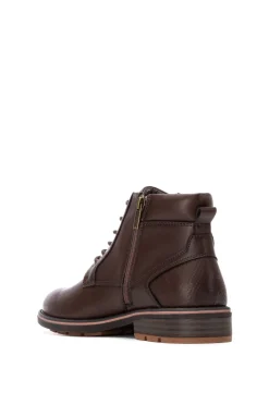 Bota de amarrar