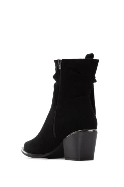 Bota de camurça com franjas