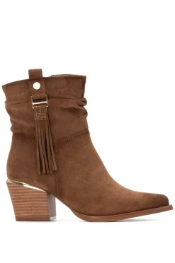 Bota de camurça com franjas