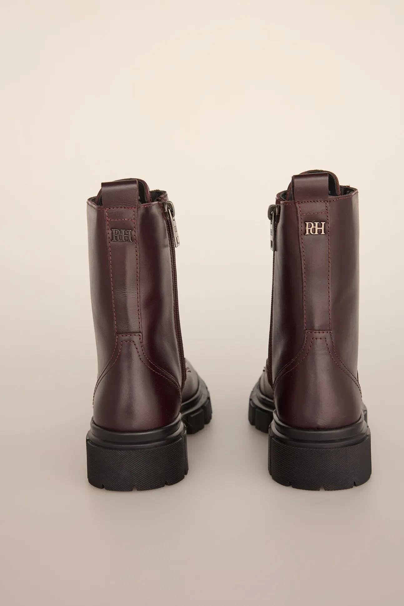 Bota de combate de pele