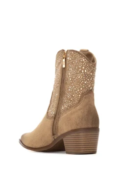 Bota de cowboy com tachas