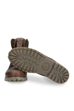 Bota de homem em pele napa