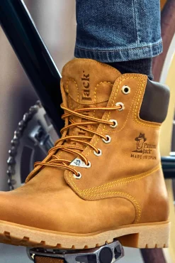 Bota de homem em pele napa