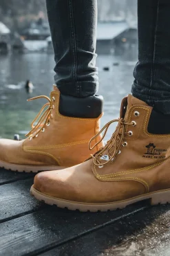 Bota de homem em pele napa