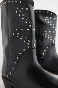 Bota de pele cravejada