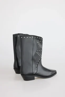 Bota de pele cravejada