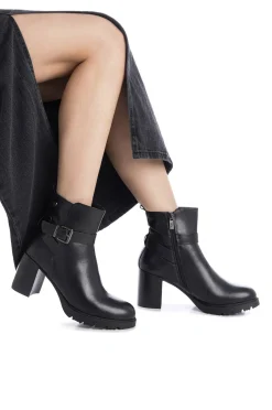 Bota de salto alto
