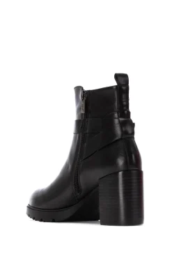 Bota de salto alto
