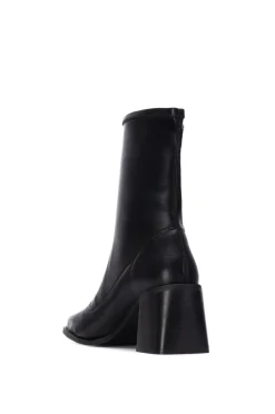 Bota de salto alto
