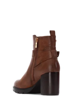 Bota de salto alto