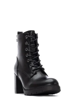 Bota de salto com cadarço