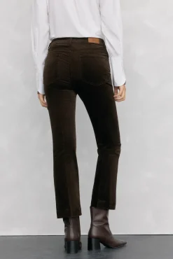 Bota de salto em Botins napa