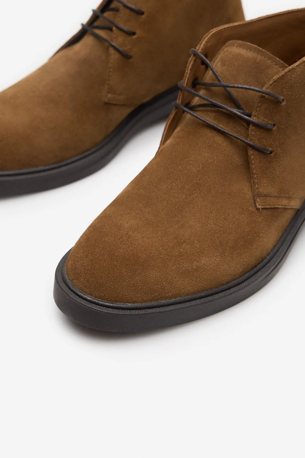 Bota sport cordões