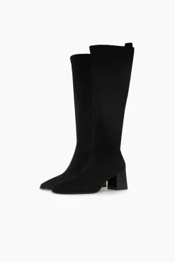 Botas de camurça com salto
