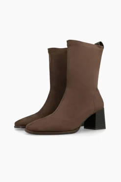 Botins com efeito couro elástico e salto