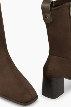 Botins com efeito couro elástico e salto