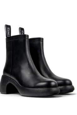Botins de couro