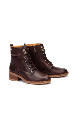 Botins de salto alto