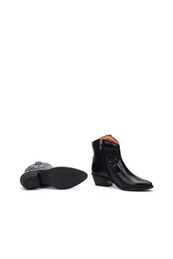 Botins de salto alto