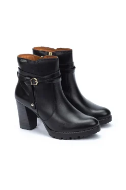 Botins de salto alto
