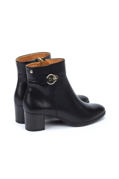 Botins de salto alto