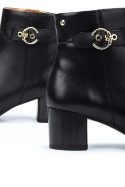 Botins de salto alto