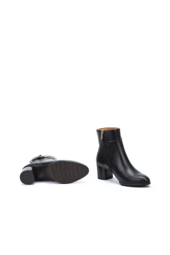 Botins de salto alto