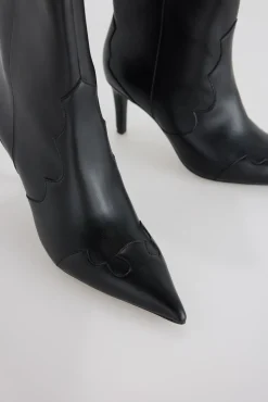 Botins de salto fino