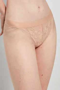 Braguita clásica sin costuras