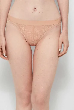 Braguita clásica sin costuras