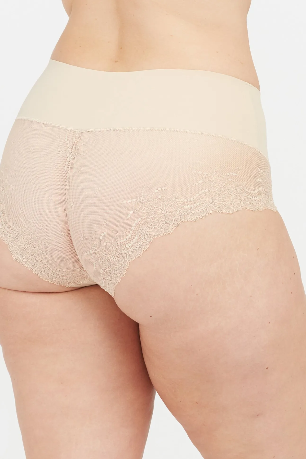 Braguita moldeadora invisible encaje nude Spanx