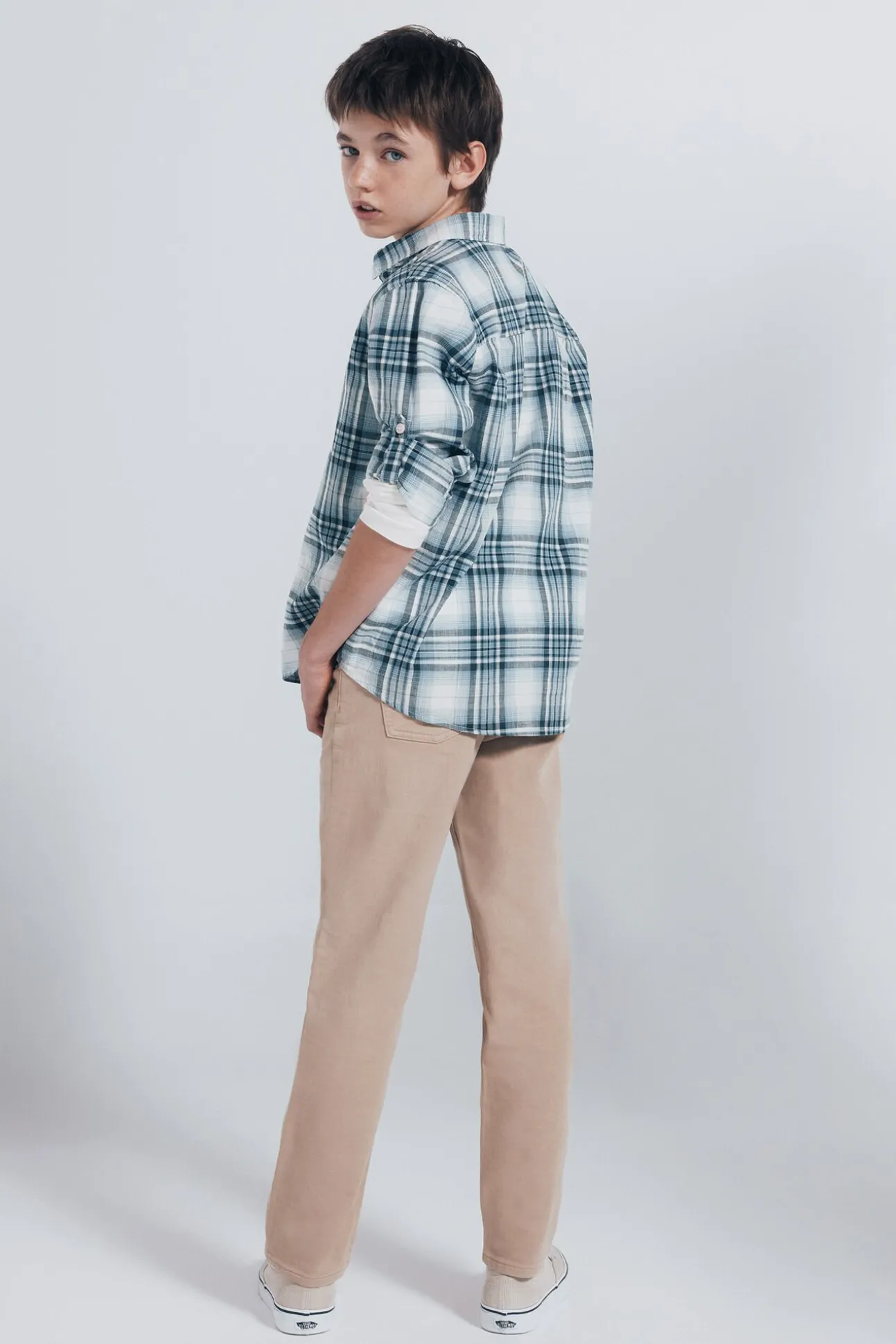 Calça amarela slim fit de 5 bolsos para meninos