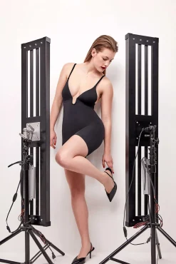 Calça body com decote extremo