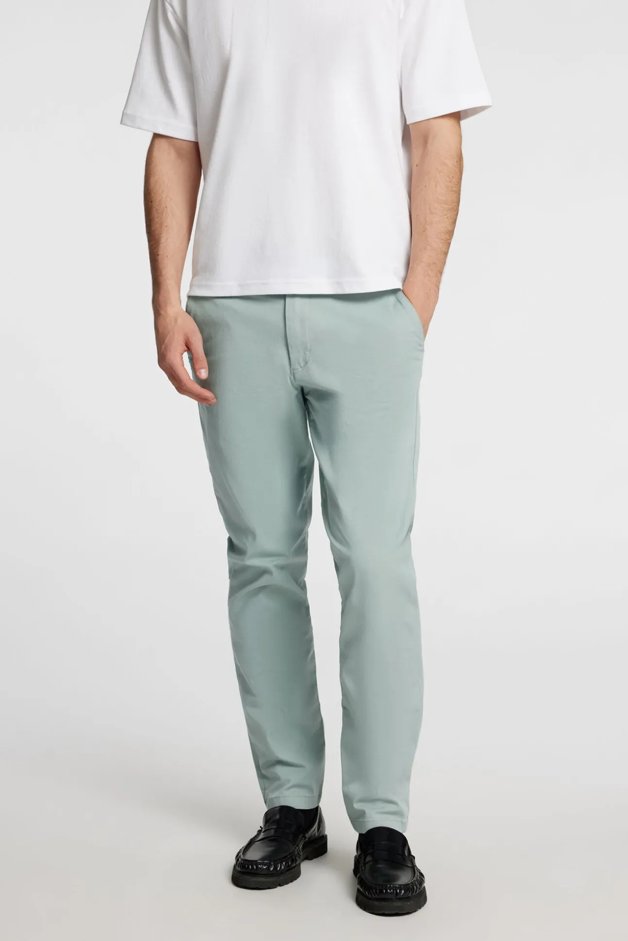 Calça calças chino slim fit feita de algodão orgânico
