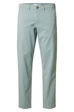Calça calças chino slim fit feita de algodão orgânico