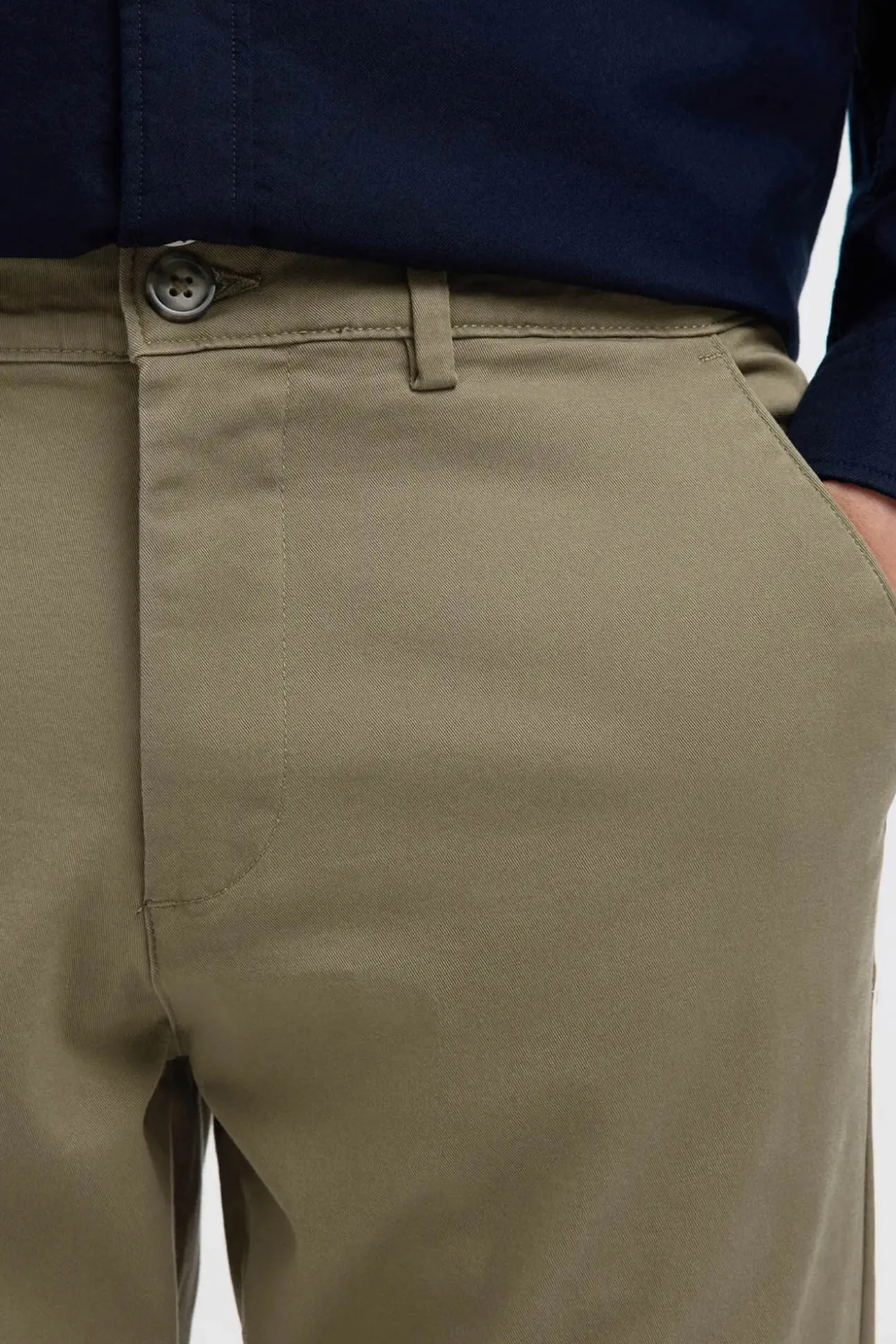 Calça calças chino slim fit feita de algodão orgânico