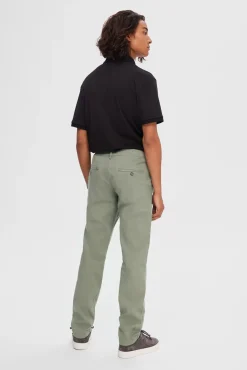 Calça calças chino slim fit feita de algodão orgânico